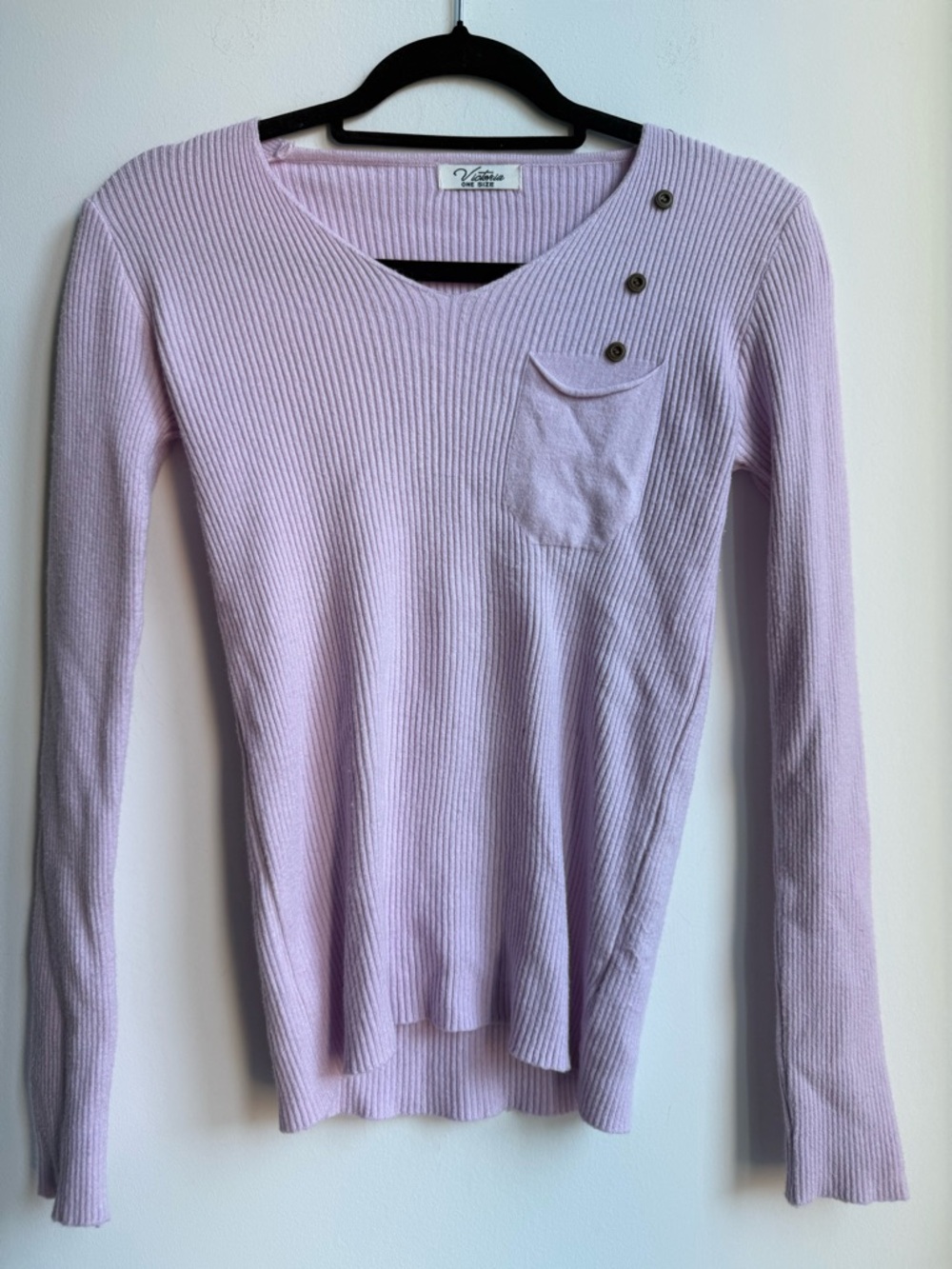Vince Camuto Ribbed V-Neck Sweater in Lilac with Button Detail